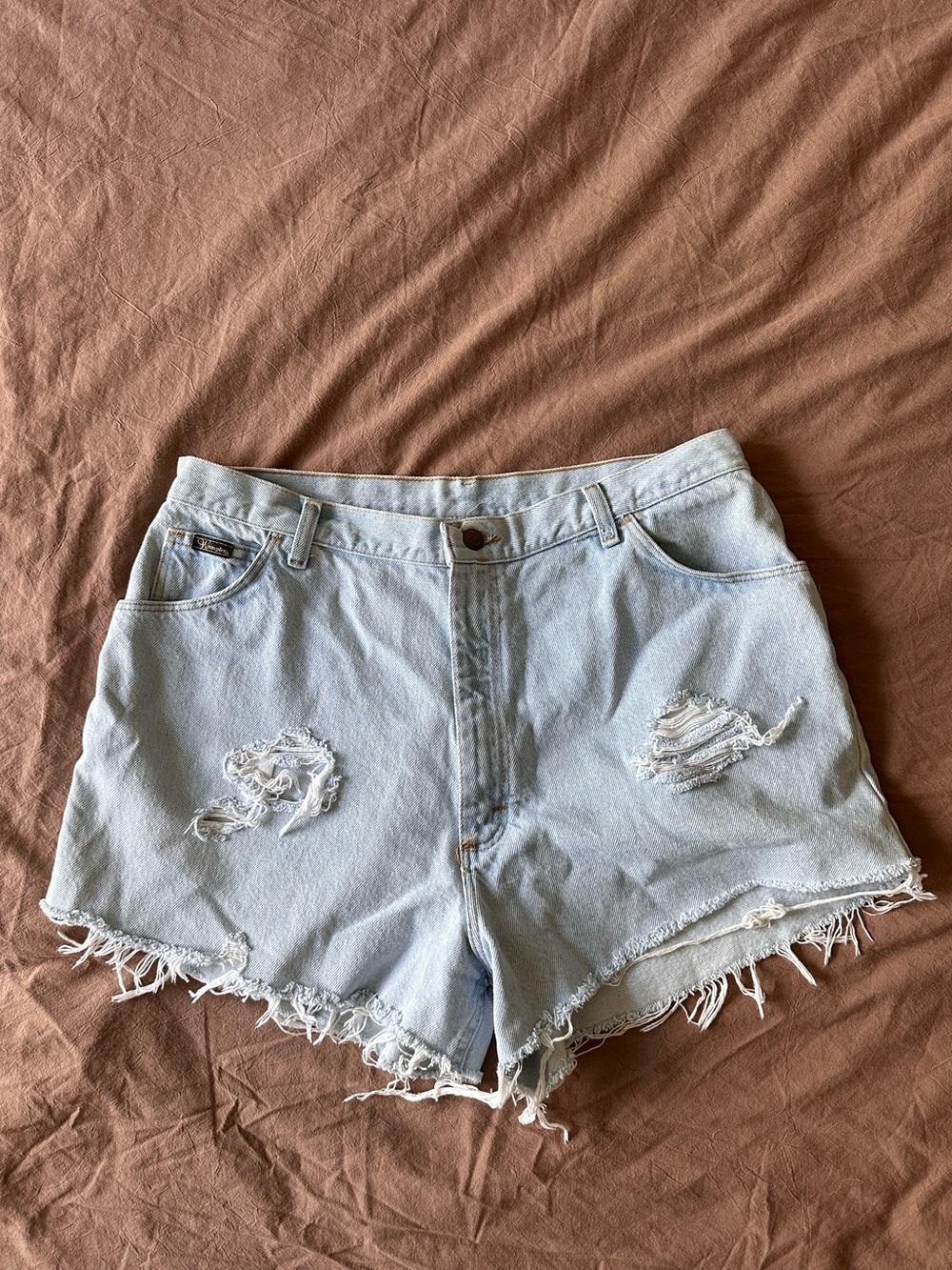 Vintage (Wrangler) light-wash high-rise denim shorts